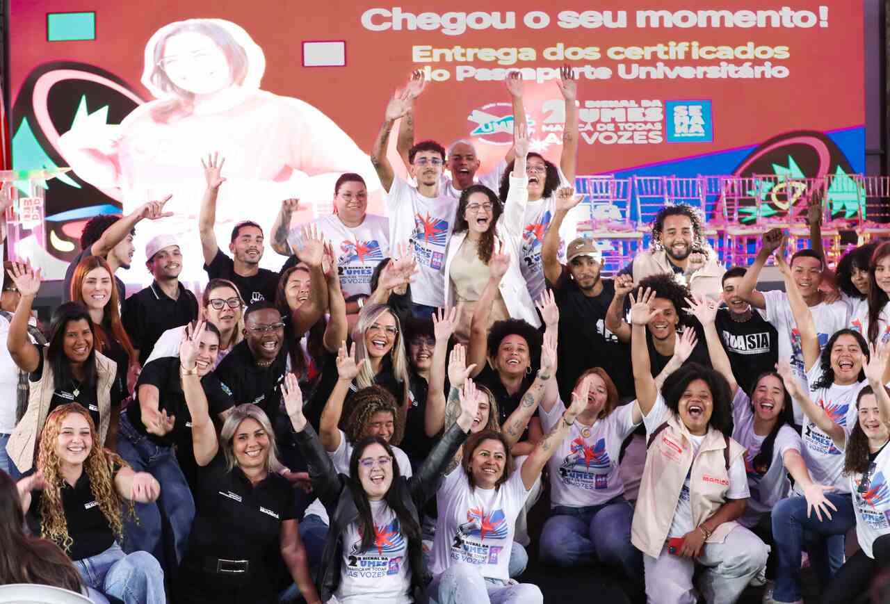 Maricá abre 2ª Bienal da UMES com entrega de certificados a 570 novos bolsistas do Programa Passaporte Universitário