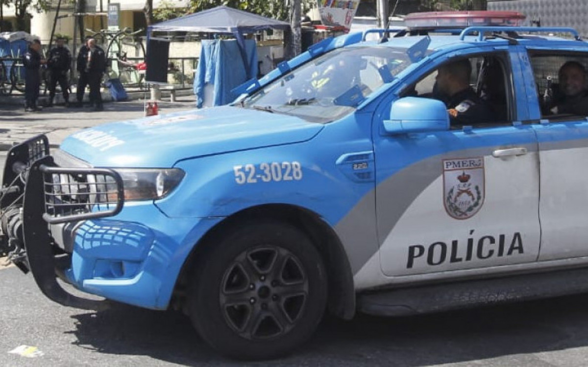 Palco de disputas entre bandidos rivais, comunidades do Recreio e Vargem recebem operação da PM