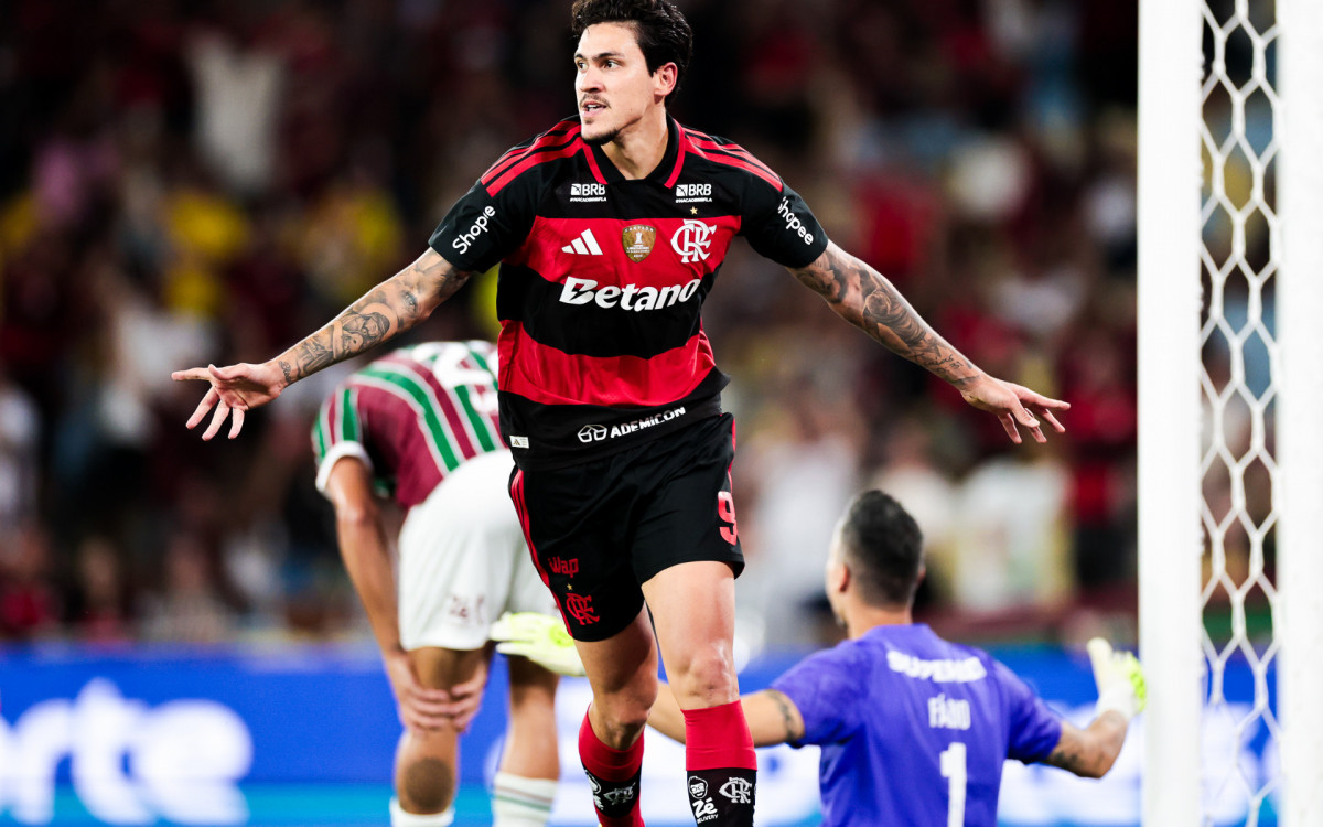Jornal espanhol exalta Pedro, do Flamengo, e vê disputa aberta por camisa 9 da Seleção